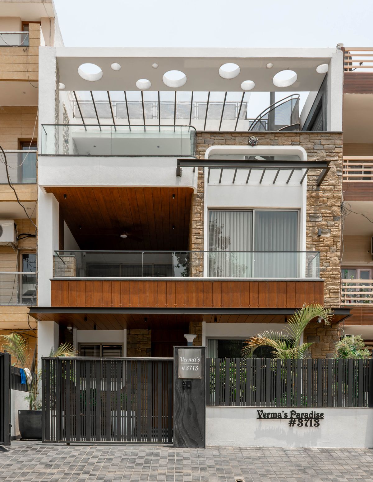 Fachada de casa moderna com design contemporâneo